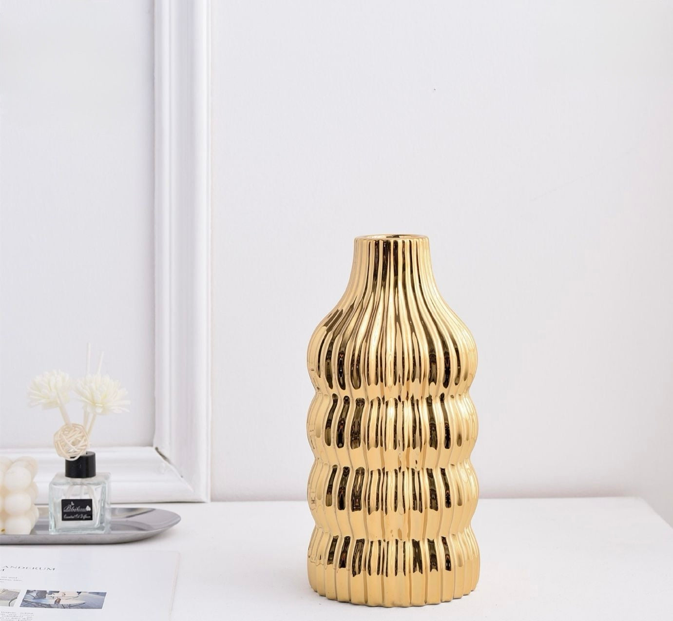 Elegant Heavy Ceramic Vase – Modern Design