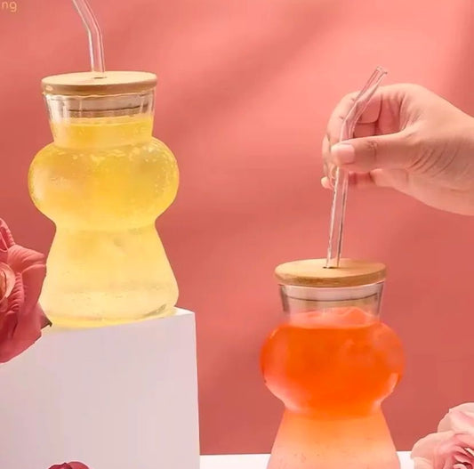 Elegant Borosilicate Glass Cup with Bamboo Lid and Straw
